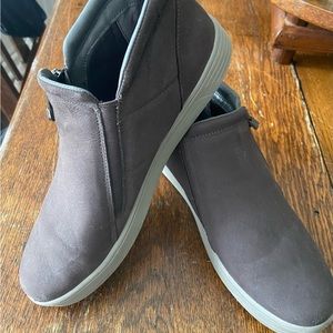 Women’s Easy Spirit Size 10 Wide Width Casual Shoes